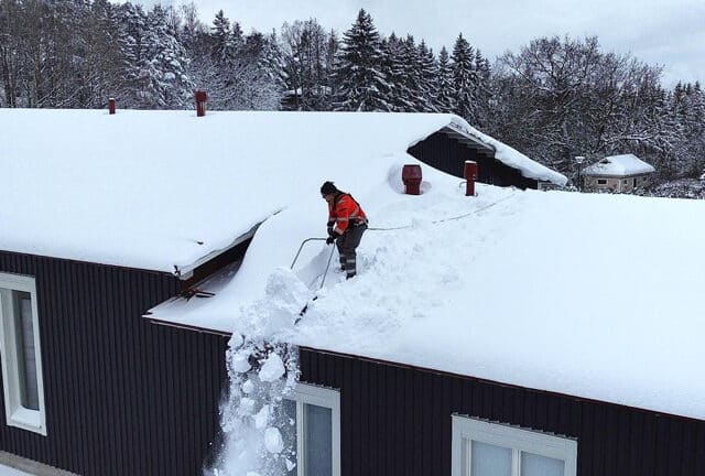 Kymppi-katto-lumenpudotus