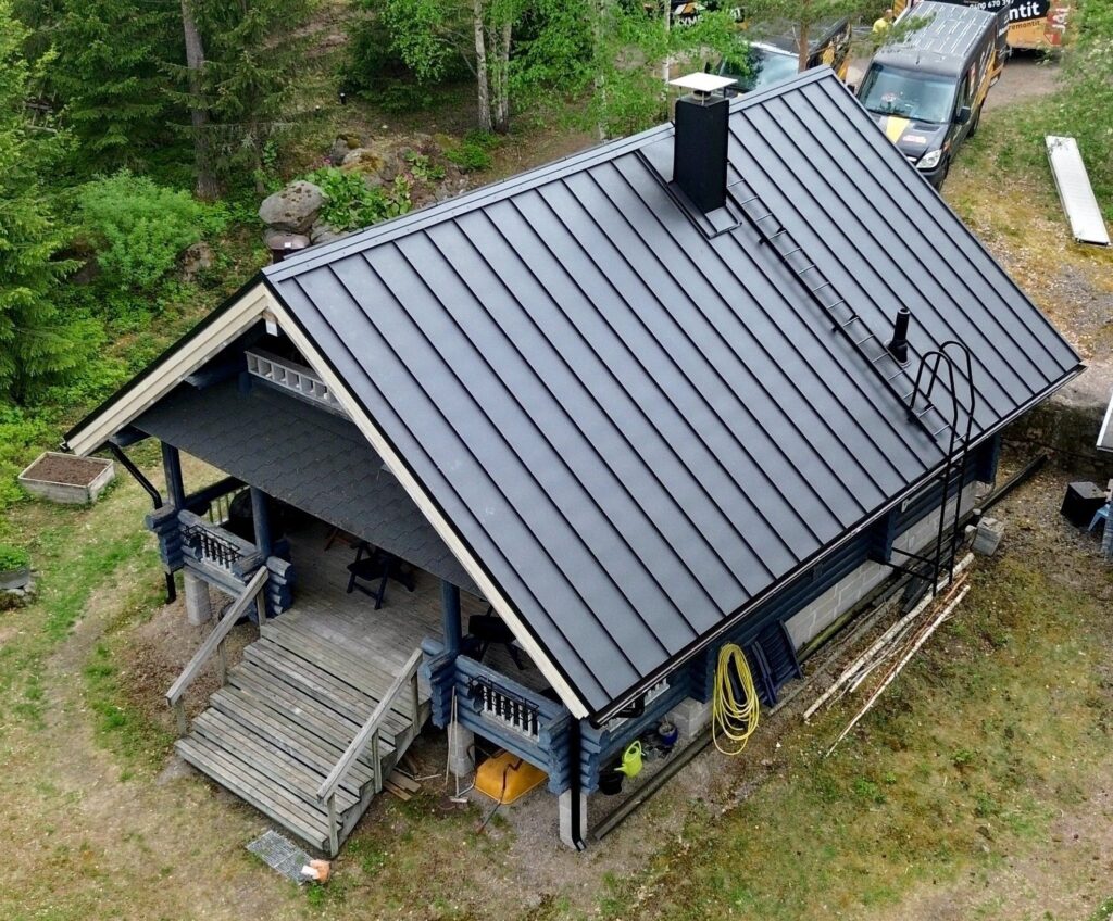 huopakaton päälle peltikatto